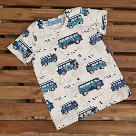 Klassiek T-shirt met bussen maat 110 (5 jaar)