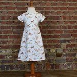 A-lijn jurkje korte mouwen met paardjes maat 116 (6 jaar)